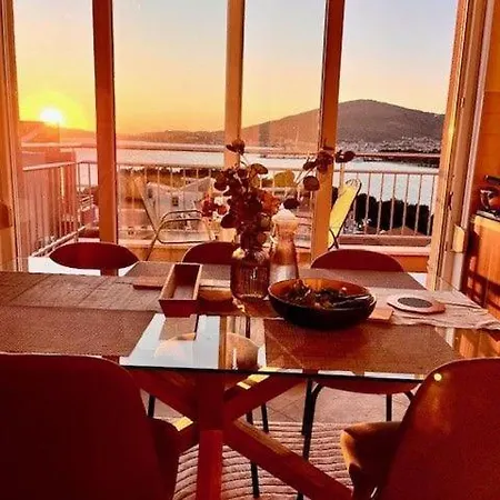 Apartment Getaway Penthouse, Stunning Sun N Ocean Views