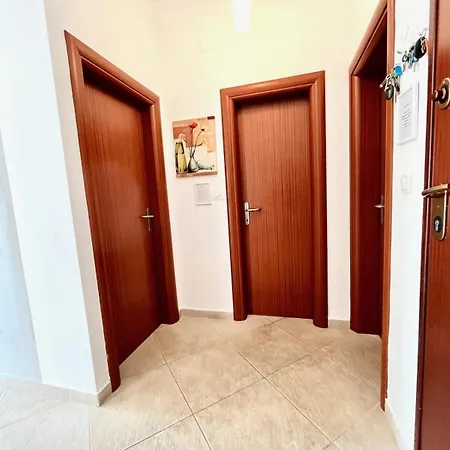 Getaway Penthouse, Stunning Sun N Ocean Views Apartment Trogir